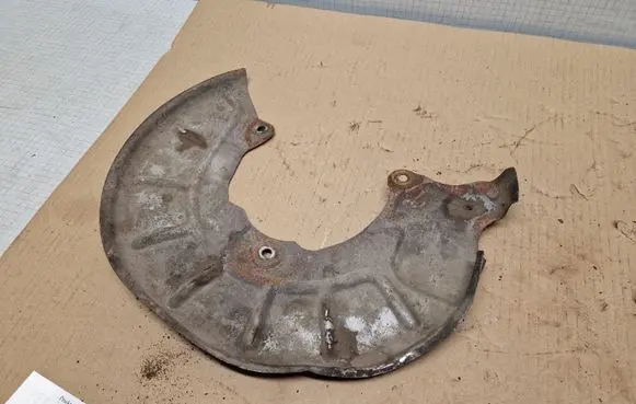 Skoda Octavia Mk2 (1Z) Front brake disc dust cover plate 