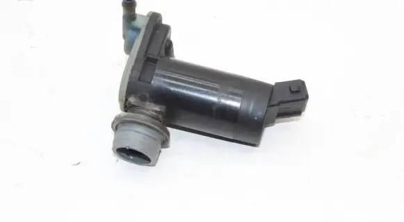 Land Rover Discovery 3 - LR3 Windscreen/windshield washer pump
