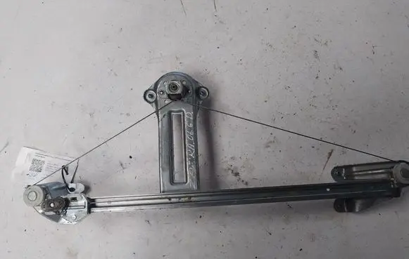 Opel Zafira B Rear door manual window regulator 13132228