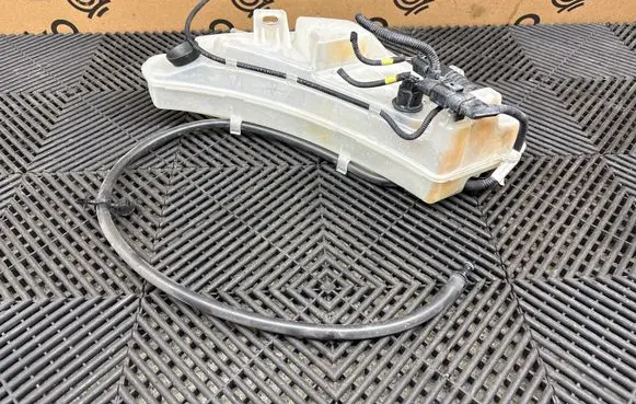 Porsche Panamera (970) Windshield washer fluid reservoir/tank 97052870100