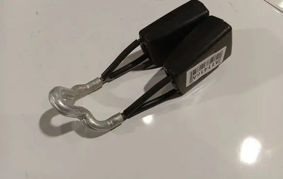 Skoda Fabia Mk2 (5J) Middle seatbelt buckle (rear) 34003804