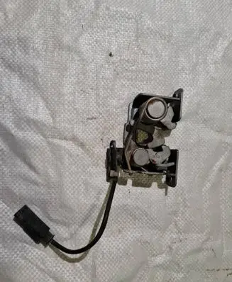 BMW X4 F26 Engine bonnet/hood lock/catch 51237210731
