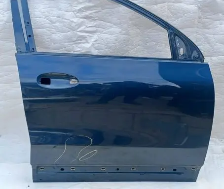 Mercedes-Benz GLA H247 Front door