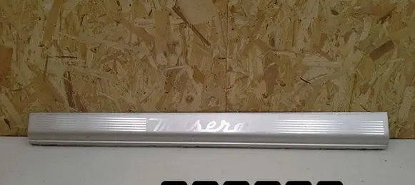 Other sill/pillar trim element