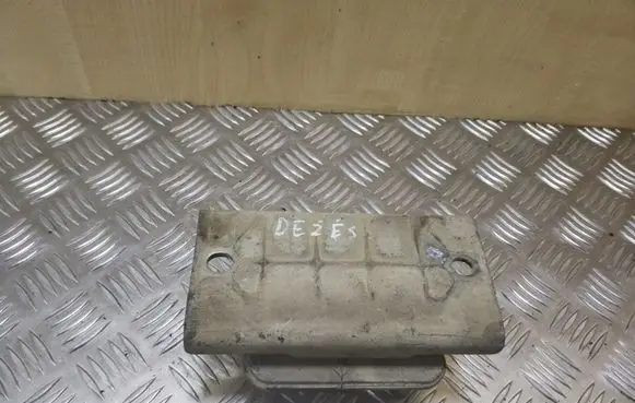Nissan Navara D40 Gearbox mount