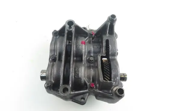 Mercedes-Benz C W204 Oil pump balance shaft 6460100736