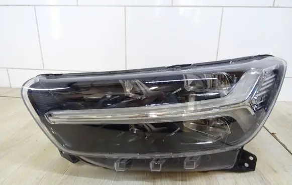 Volvo XC40 Headlight/headlamp 31655988