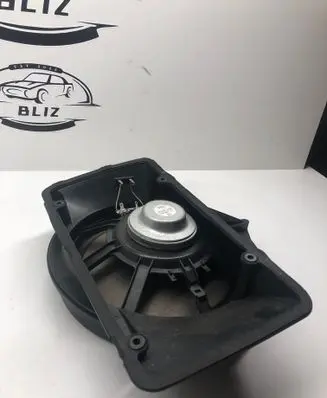 Audi A5 8T 8F Subwoofer speaker 8T0035412D P161467