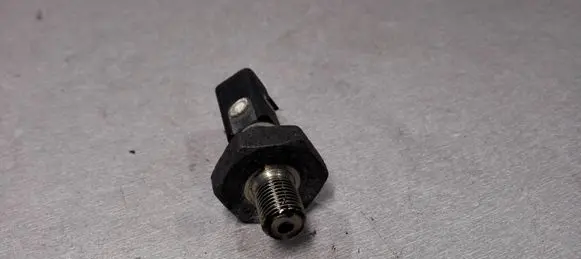 Volkswagen PASSAT B6 Oil pressure sensor 06D919031