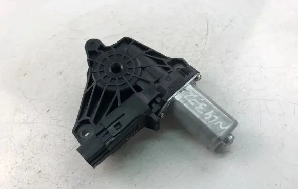 Mercedes-Benz GL X166 Front door window regulator motor A2469063100