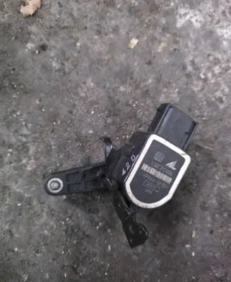 KIA Carens III Headlight/headlamp level sensor 1307213006 PA66GF30 210314