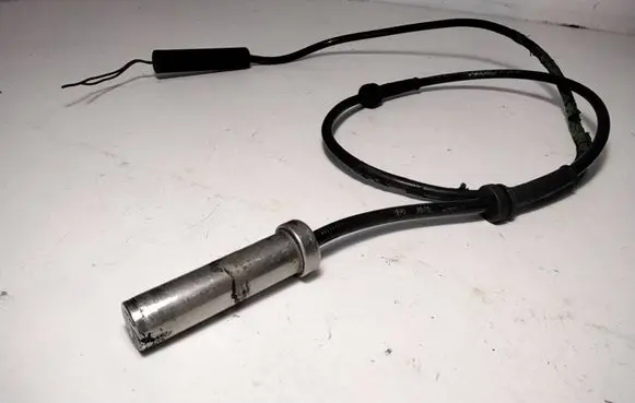 Mercedes-Benz Sprinter W901 W902 W903 W904 ABS brake wheel speed sensor 0265004009 9505