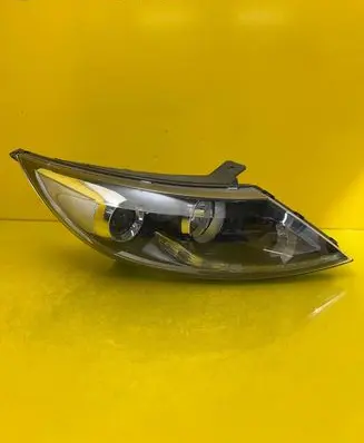 KIA Sportage Headlight/headlamp 92101-3U250