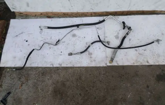 Mercedes-Benz CLS C219 Air conditioning (A/C) pipe/hose