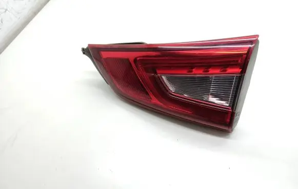 Tailgate rear/tail lights