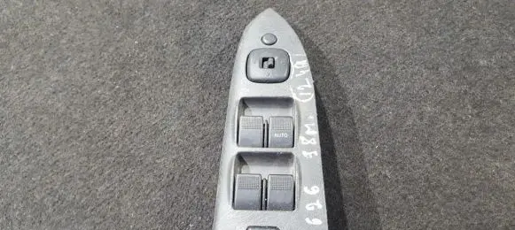 Mazda 626 Electric window control switch
