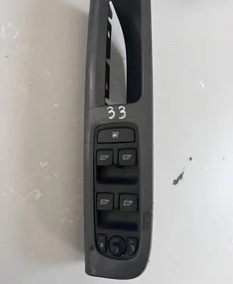 Volvo V50 Front door window switch trim 30710787