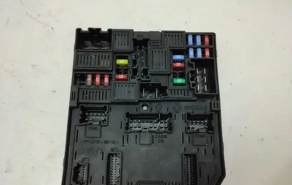 Nissan Pulsar Fuse box set 284B73ZLOA 1334146959 58C311F04