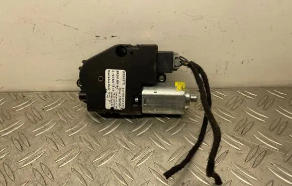 Mercedes-Benz GL X164 Sunroof motor/actuator A1648201442