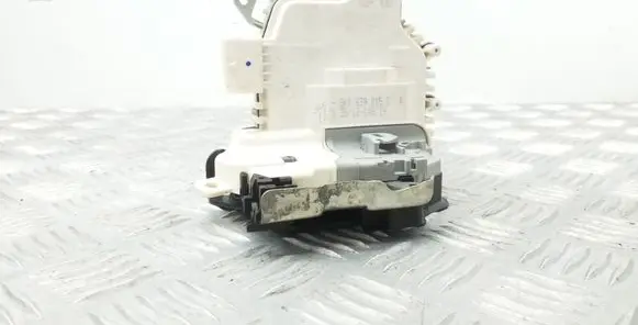 Audi A4 S4 B8 8K Rear door lock 8K0839015C