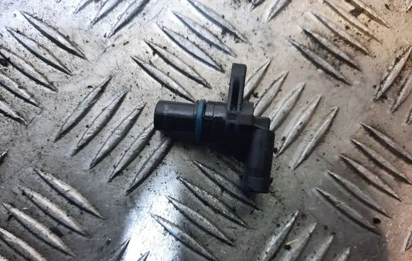 Volkswagen PASSAT CC Camshaft speed sensor 07L905163B