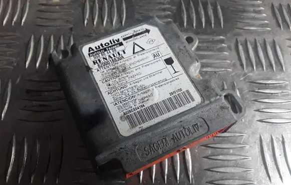 Renault Laguna I Airbag control unit/module 550804400 8200018830A