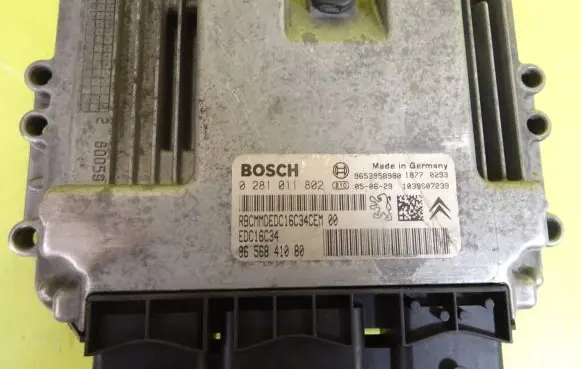 Citroen Xsara Picasso Engine control unit/module 0281011802