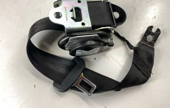 Audi A3 S3 8V Rear seatbelt 8V5857805 8V5857805V04 6988179