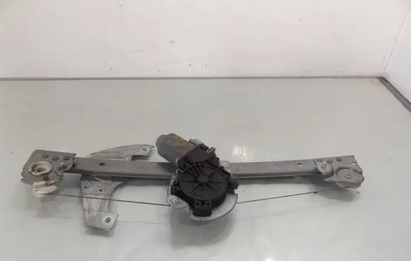 Toyota Aygo AB10 Front door window regulator with motor 