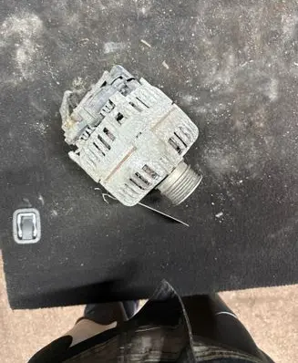 Volkswagen Golf IV Generator/alternator 0124425020