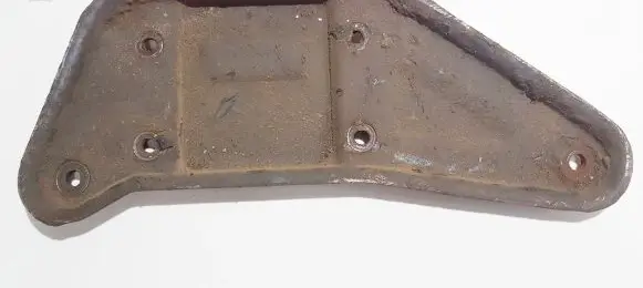 Volkswagen II LT Engine mounting bracket