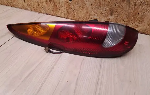 Nissan Almera Tino Rear/tail lights E95251