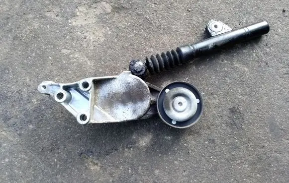 Seat Cordoba (6K) Generator/alternator belt tensioner
