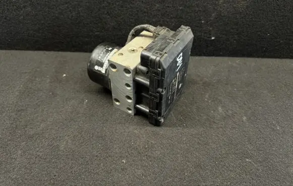 Volkswagen Golf IV ABS Pump 1J0907379G