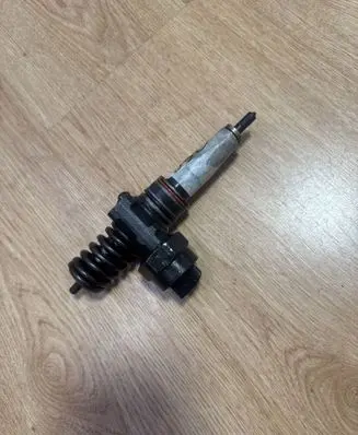 Ford Galaxy Fuel injector 038130073R 0414720018