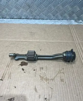 Audi TT TTS RS Mk3 8S Oil pump balance shaft 06K103333N