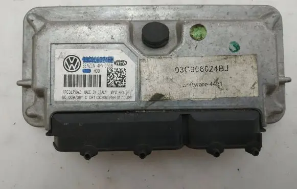 Volkswagen Polo V 6R Engine control unit/module 03C906024BJ 03C906024BH