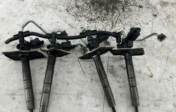 Volkswagen PASSAT B7 Fuel injectors set 0445116030 03L130277