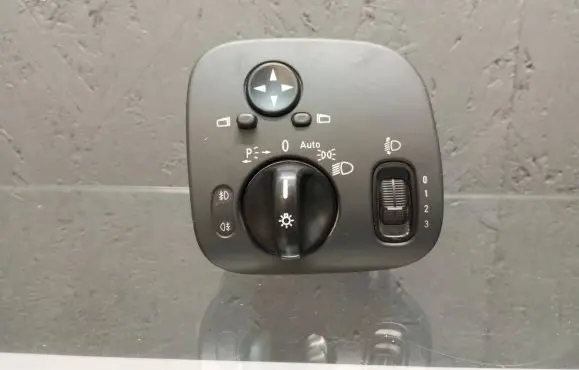 Mercedes-Benz C W203 Light switch A2035450604