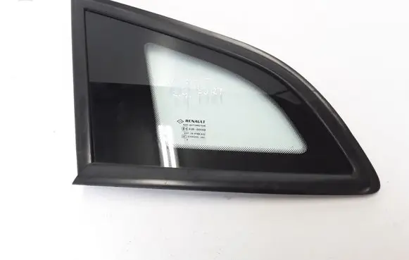 Renault Megane III Rear side window 833070008R
