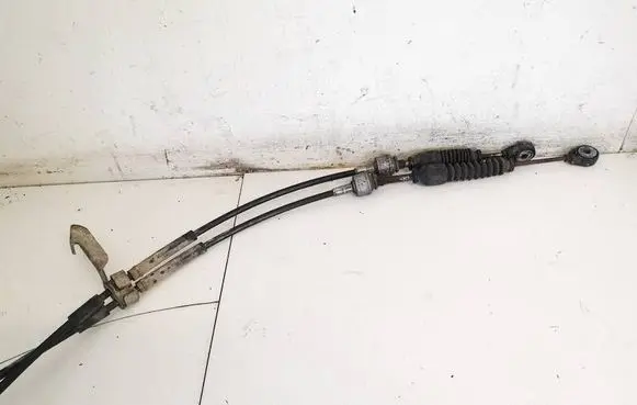 Toyota Avensis T270 Gear shift cable linkage 