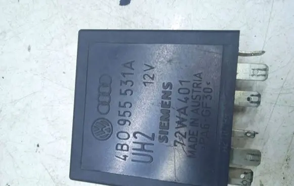 Volkswagen Golf IV Window wiper relay 4B0955531A