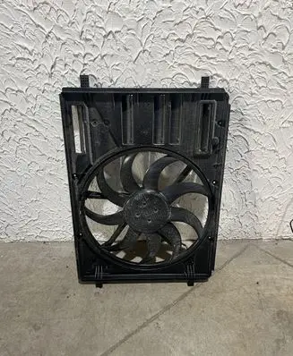 Ford Focus Radiator cooling fan shroud JX618C607BB C46295101 0489010477