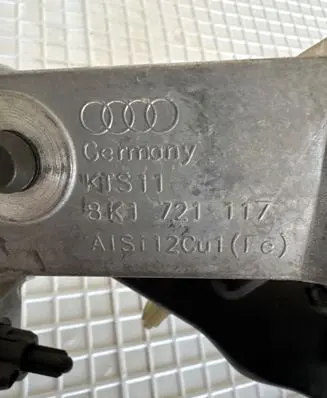 Accelerator throttle pedal