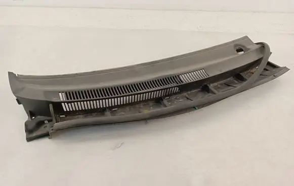 Toyota Auris 150 Wiper trim 5575102110