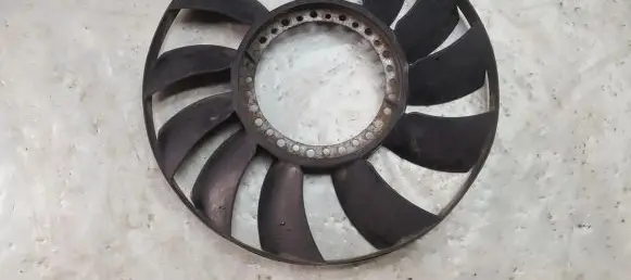 Volkswagen PASSAT B5 Fan impeller 059121301A
