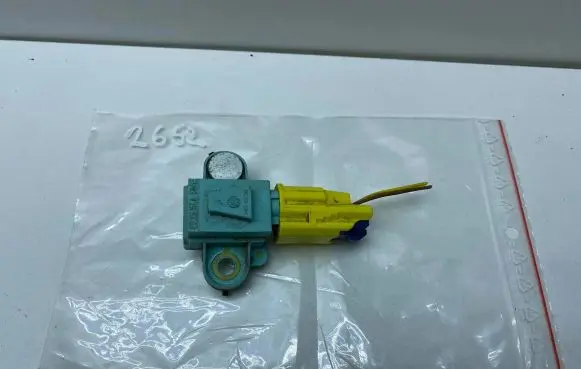 Audi A6 S6 C6 4F Airbag deployment crash/impact sensor 4F0955557A