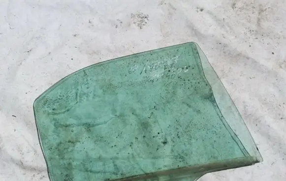 Peugeot 406 Rear door window glass