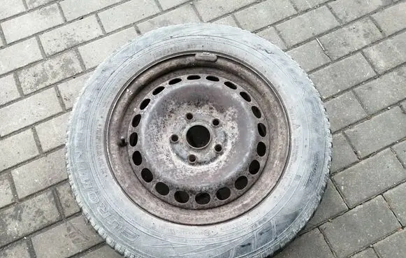 Volkswagen PASSAT B5 R15 spare wheel 8D0601027
