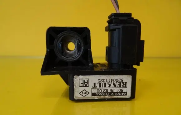 Renault Megane II Airbag deployment crash/impact sensor 8200411025